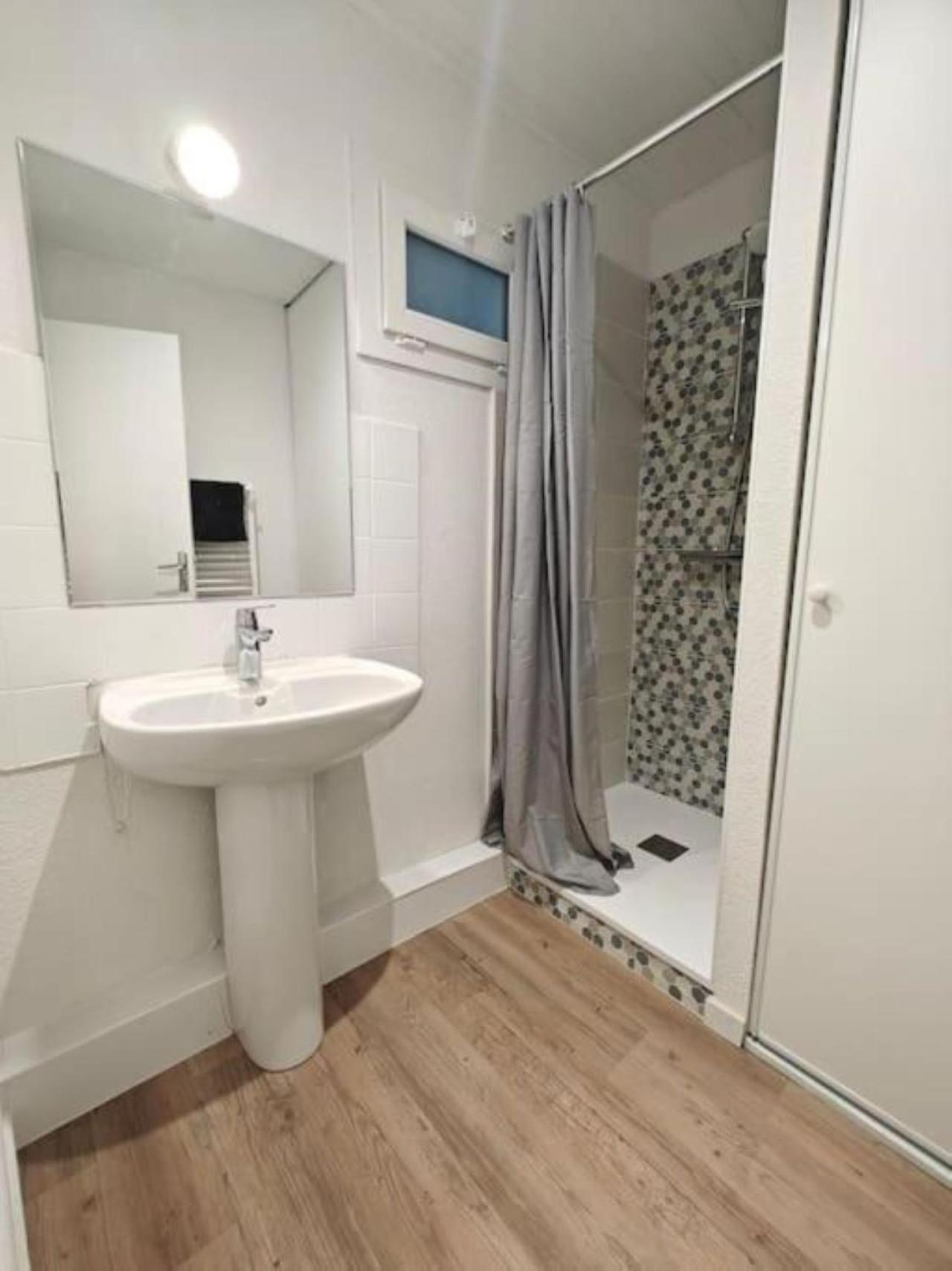 Logement Entier Style Chalet - 1 A 5 Pers - Langon  Exterior foto